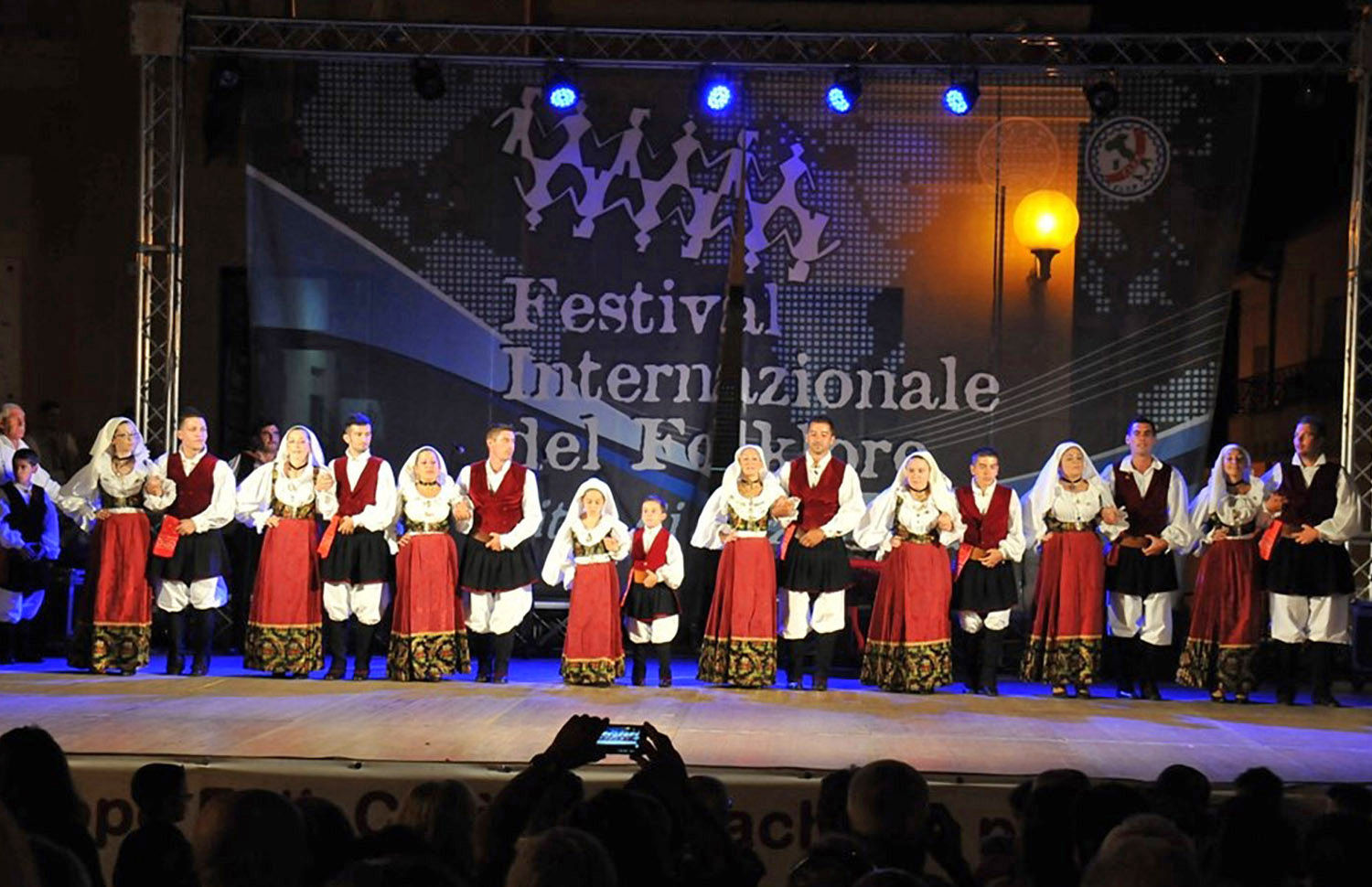 Festa grande ad Arzachena. Al via la Sagra del Vitello e la XXV Rassegna Internazionale del Folklore