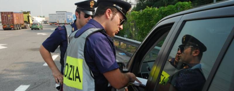 Un'auto su 165 gira in Italia priva di assicurazione: ecco il bilancio della Polizia