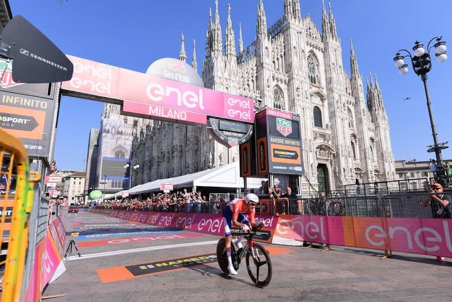 L'olandese Tom Dumoulin vince la centesima edizione del Giro d'Italia partita dalla Sardegna
