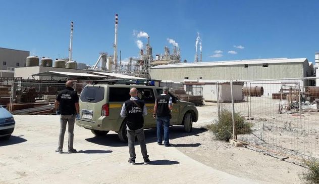 Arrestate sette persone alla Fluorsid per disastro ambientale: sostanze nocive superiori a 3mila volte