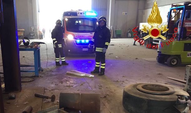 Incidente sul lavoro a Tortolì: operaio travolto dall'esplosione di un pneumatico