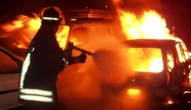 Ennesimo attentato in Sardegna ai danni di un amministratore comunale: a fuoco l'auto del sindaco di Cuglieri