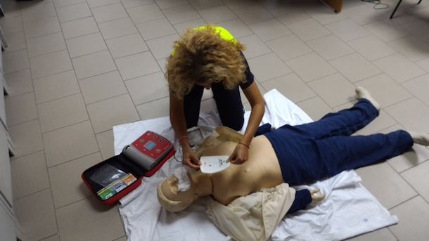 Sessanta dipendenti comunali abilitati all'uso del defibrillatore