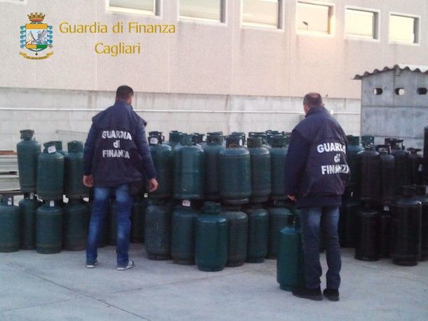 La Guardia di finanza sequestra 3.800 kg di gpl in bombole detenuti in violazione della normativa antincendio