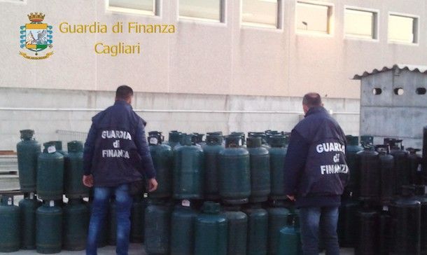 La Guardia di finanza sequestra 3.800 kg di gpl in bombole detenuti in violazione della normativa antincendio