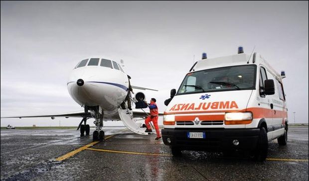 Bimba di due anni in pericolo di vita trasportata da Cagliari a Roma con un aereo Falcon 50 dell'Aeronautica militare