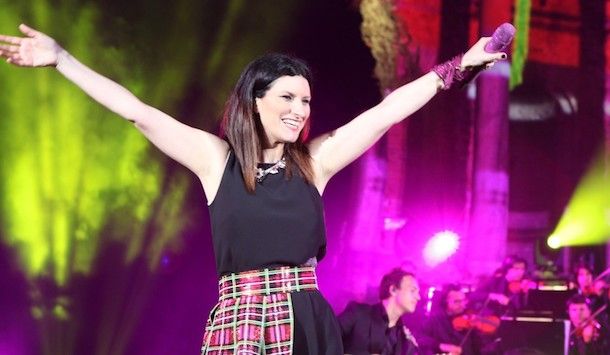Capodanno in Sardegna con Laura Pausini: Massimo Zedda, sindaco di Cagliari, risponde ai fans