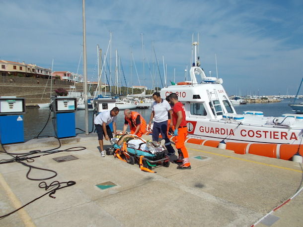 Cade dalla bicicletta all'Asinara: turista soccorsa dalla Guardia Costiera