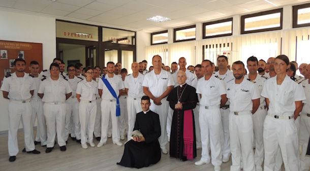 L'Arcivescovo di Oristano in visita alla Capitaneria di Porto