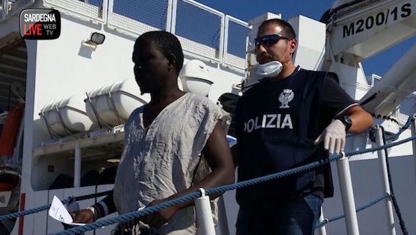 Migranti, sono 13 gli scafisti arrestati