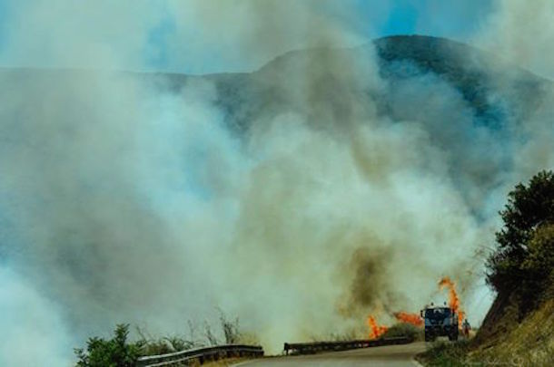 Ferragosto di fuoco in Sardegna: roghi a Burgos e Seui