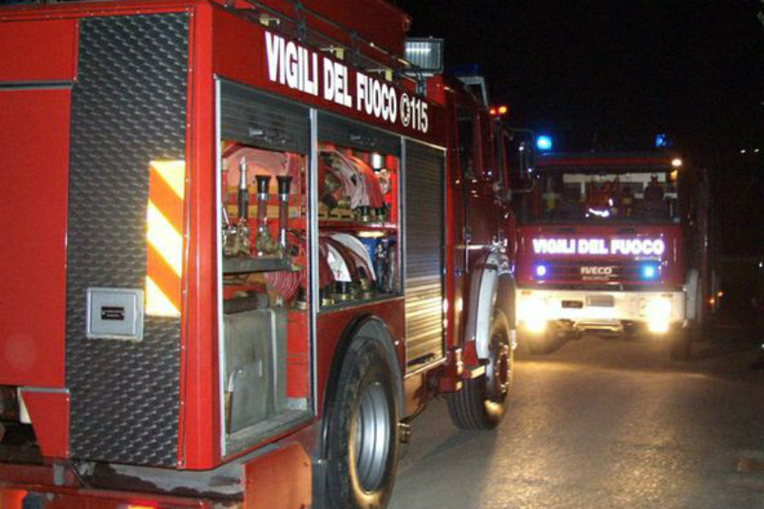 Incendio a Girasole: un altro chiosco bar distrutto dalle fiamme