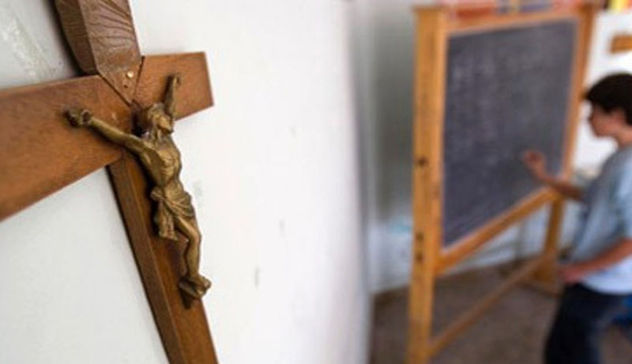 NO alla benedizione della scuola: Padre Giovanni ha chiesto alla dirigente scolastica un incontro