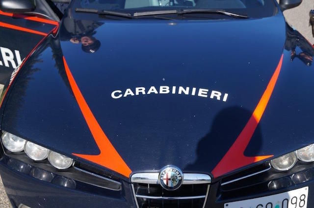 Posti di blocco e controlli dei carabinieri negli ovili e circoli privati: 5 denunce