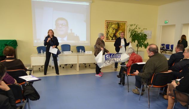 Blitz Comitato Sa Luxi all'Accademia del cittadino promosso dalla Regione e dall'Azienda ospedaliero universitaria di Cagliari