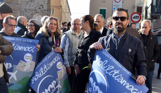 Manifestazione in difesa dell'aeroporto di Alghero