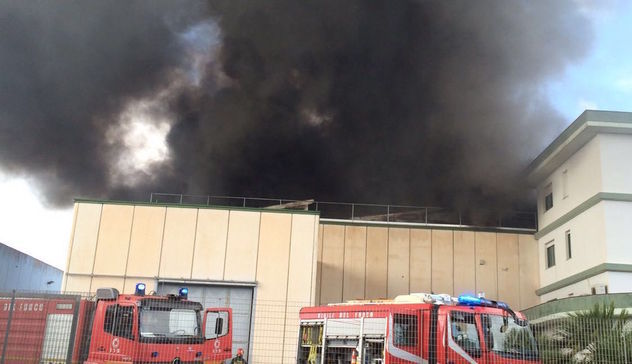 Incendio nella sede della Cooperativa Allevatrici Sarde: danni per oltre 1 milione di euro