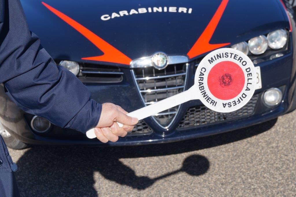 Automobilista in stato di ebbrezza chiede informazioni ai Carabinieri, denunciato