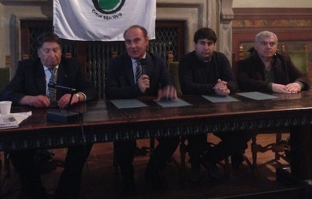 Città dell'olio: Alghero, Oliena e Orgosolo siglano a Siena un importante accordo di programma