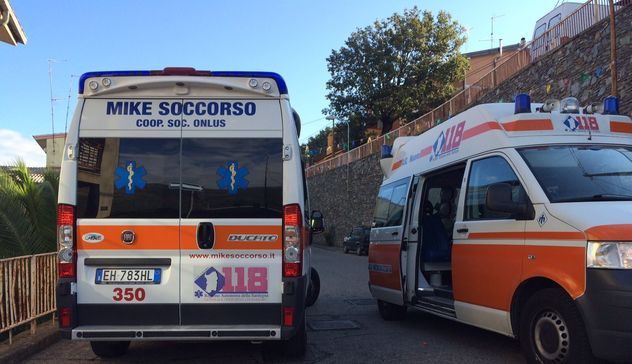«Ambulanze senza medici? Andiamo a vivere a Cagliari»