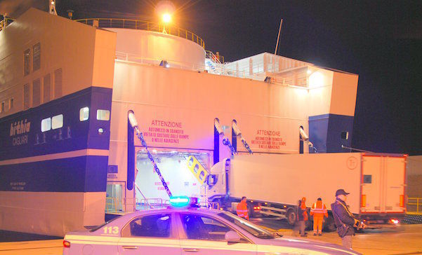 Controlli antiterrorismo nel porto di Arbatax