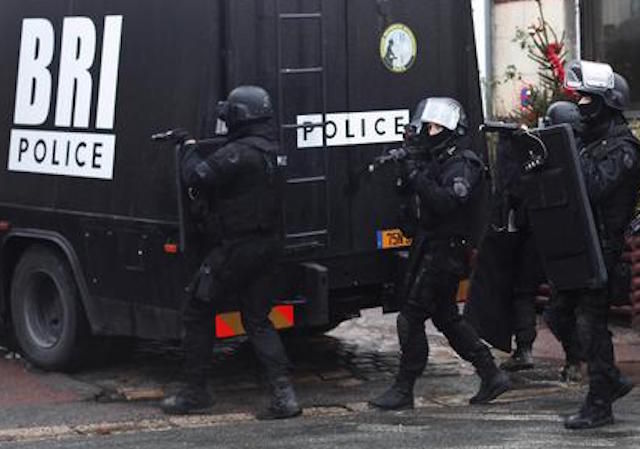 Francia, famiglia presa in ostaggio a Roubaix