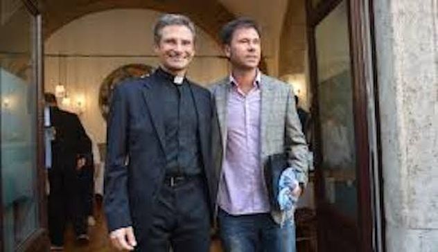 La confessione del Monsignore gay. Lgbti: 