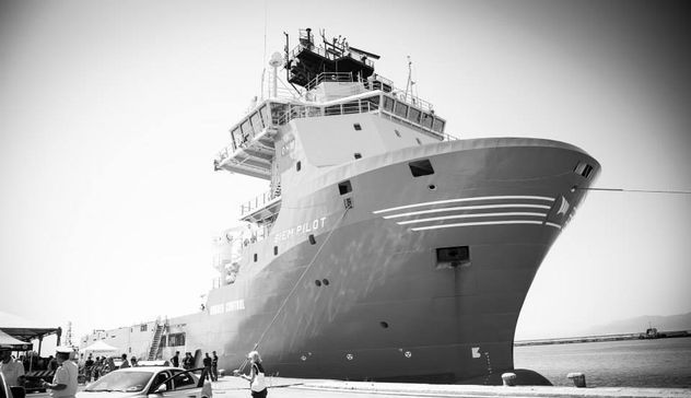 Arrivata a Cagliari questa mattina la nave Siem Pilot con a bordo 781 migranti salvati a largo delle coste libiche dalla Guardia Costiera