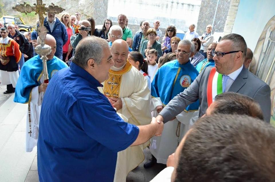 Calorosa accoglienza a don Mariano Pili. Il sindaco Littarru: 
