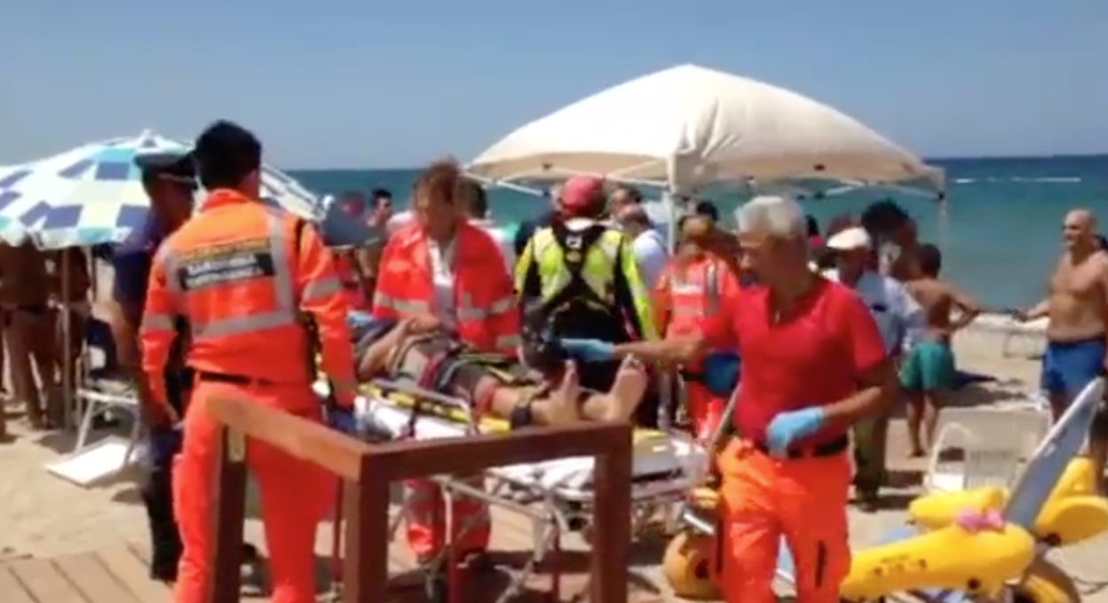 Crollo del muro nella spiaggia di Platamona: sette le persone ferite, due sono gravi