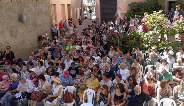 Festival Letterario della Sardegna L'Isola delle Storie in diretta streaming su Sardegna Live