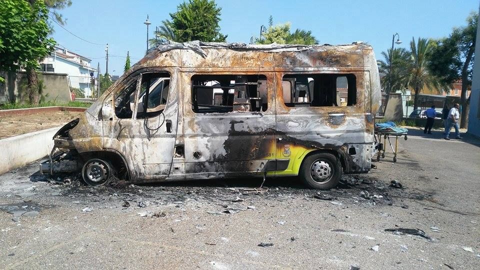 L'appello dell'Avas Villasor dopo l'attentato incendiario che ha distrutto le ambulanze dell'associazione di volontariato