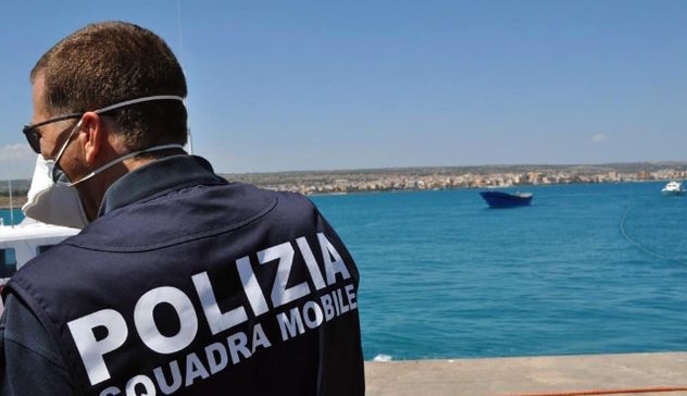 Arrestati a Cagliari due scafisti, uno è minorenne