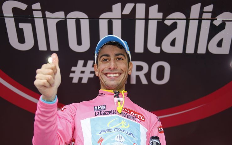 Fabio, sì! Aru maglia rosa al Giro: è il primo sardo nella storia