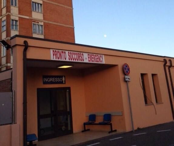 70enne si getta dal 12° piano dell'Ospedale S. Francesco: morto