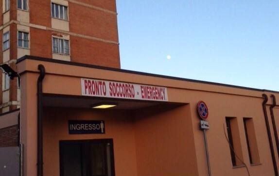 70enne si getta dal 12° piano dell'Ospedale S. Francesco: morto