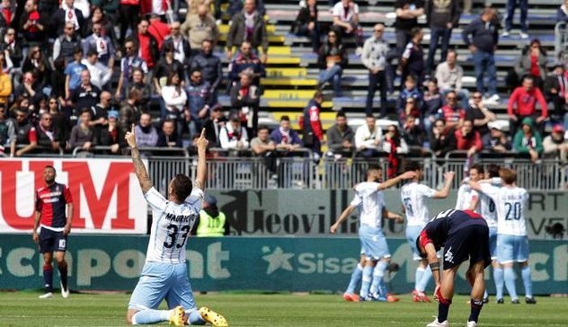 Cagliari-Lazio finisce 1-3. Rossoblu penultimi, superati anche dal Cesena