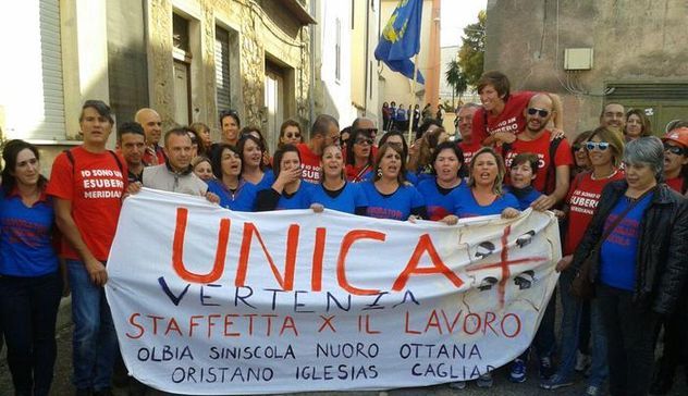Settore tessile della Sardegna centrale in agonia, 800 lavoratori senza sussidi
