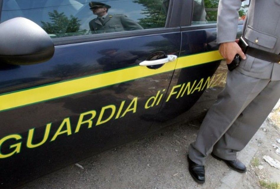 La Guardia di Finanza sequestra beni per un valore di 600mila euro al presidente della nuorese calcio