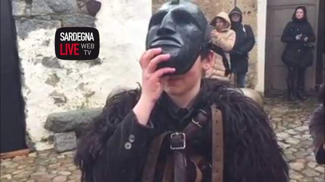 Grande sfilata delle maschere tradizionali della Sardegna. Appuntamento oggi alle 17