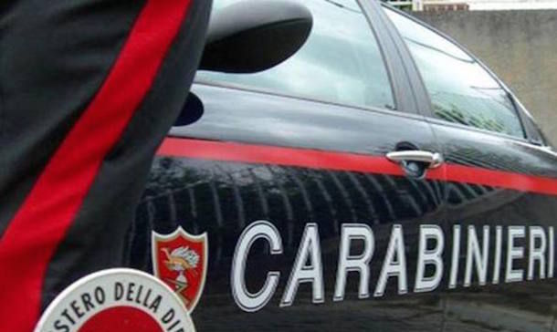 Ambulanti aggrediscono i Carabinieri, arrestati