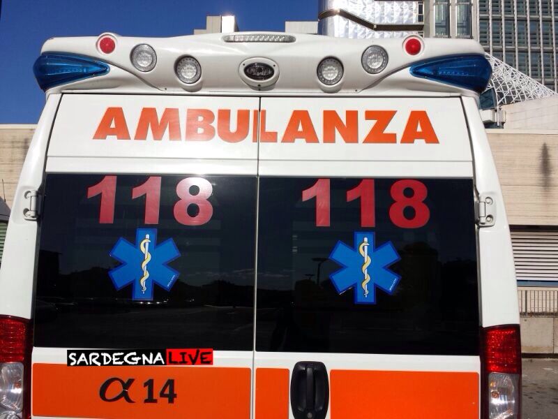 Donna partorisce in ambulanza durante il trasporto all'ospedale di Lanusei