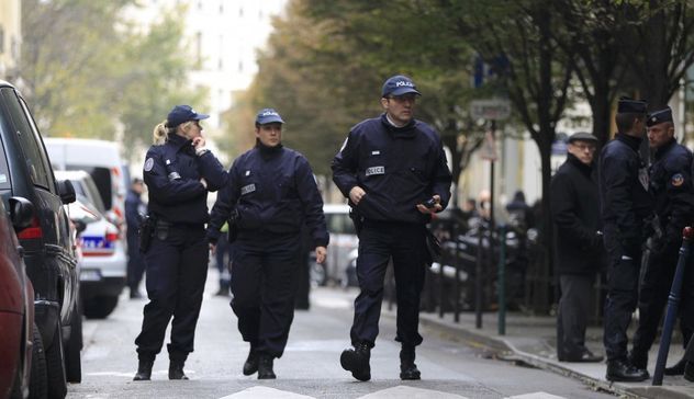 Nuova sparatoria alle porte di Parigi: due agenti feriti