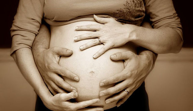 Donne in gravidanza: il 33% ignora i danni causati dall'alcol