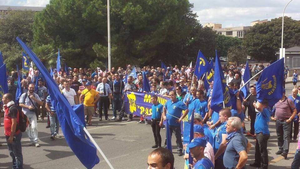 Mille pastori a Cagliari per protestare davanti alla Regione