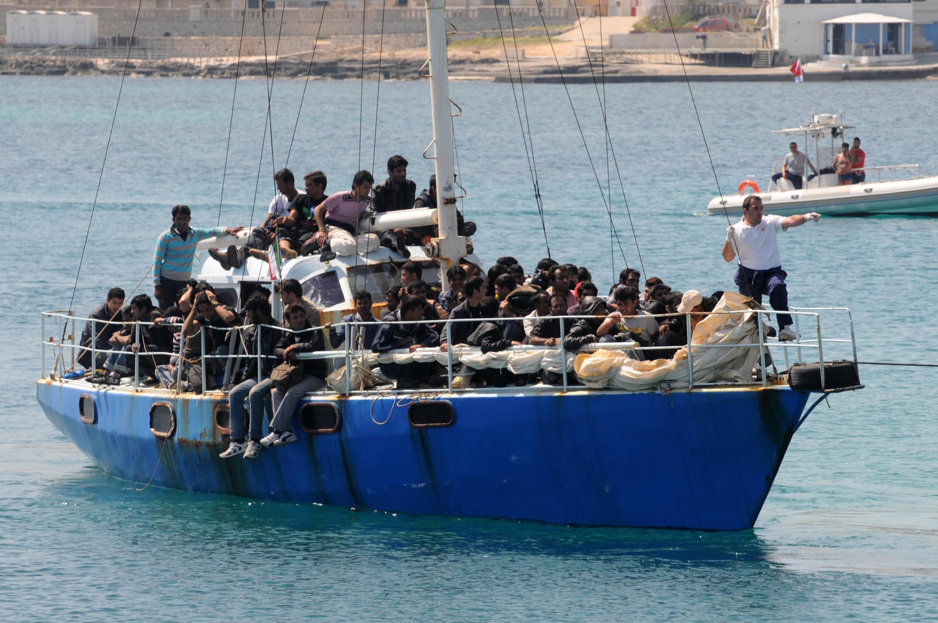 Capo Teulada. 13 migranti sbarcati in spiaggia, sono tutti uomini di nazionalità algerina