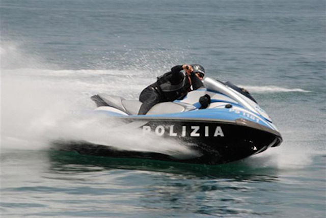 Cagliari. Surfista salvato dai Poliziotti della Squadra Nautica di Cagliari