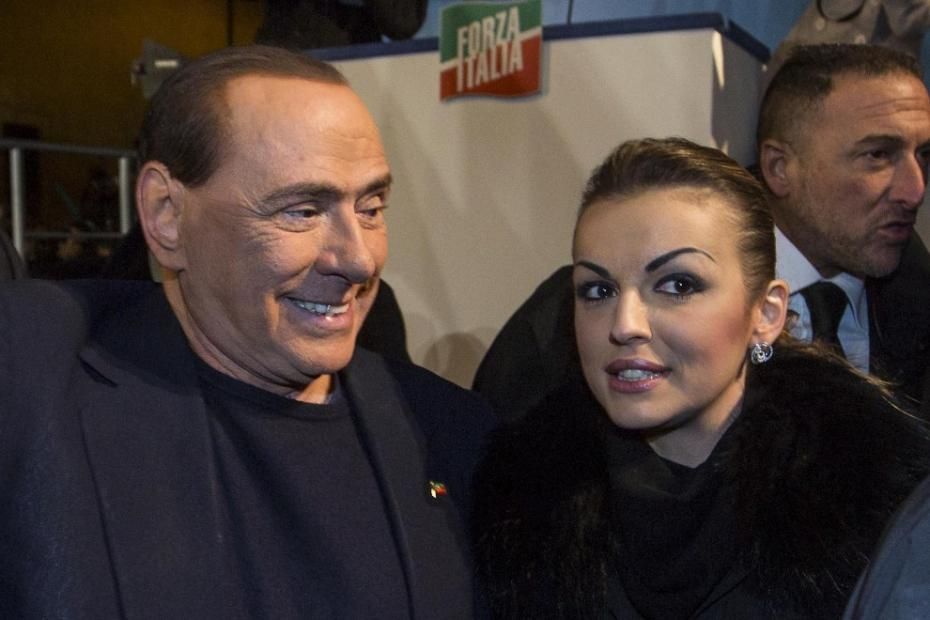  Berlusconi e Francesca Pascale si sono lasciati. Ecco il perché.