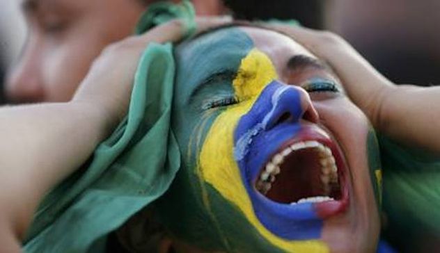 Brasile - Germania 1-7. Dalla festa al pianto: ecco le foto delle tifose disperate