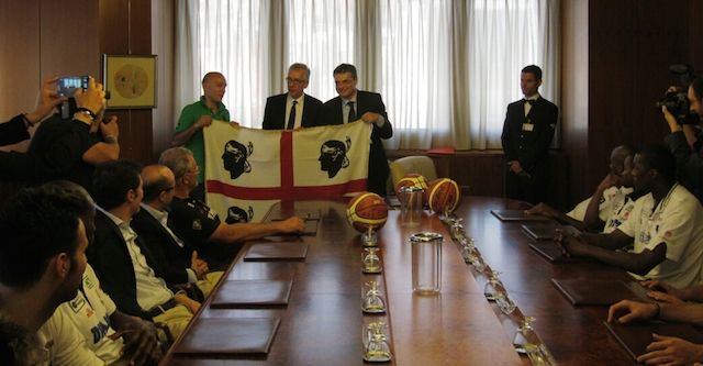 La Dinamo basket incontra i presidenti Pigliaru e Ganau